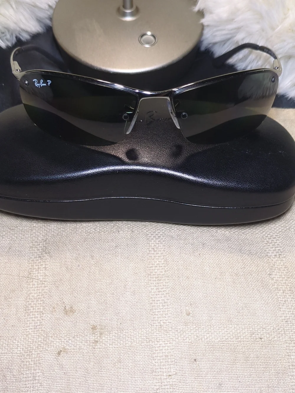 Ray-Ban Sunglasses w/Dark Green Lenses RB3183 Pristine Condition $60